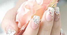 Fake Nails for Your Wedding