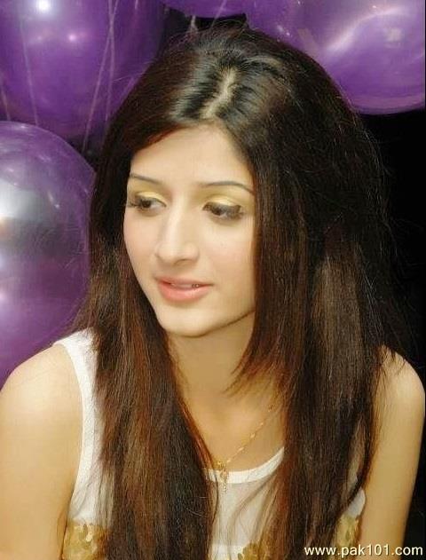 Gallery Actresses Mawra Hocane Mawra Hocane Or Mawra Hussain Pakistani Female Model Vj And Television Actress Celebrity High Quality Free Download 480x631 Pak101 Com She is the one who was able to make her place in showbiz industry as soon as she get. gallery actresses mawra hocane mawra hocane or mawra hussain pakistani female model vj and television actress celebrity high quality free download 480x631 pak101 com