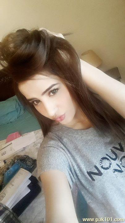Saniya Shamshad -Pakistani Female Actress And Fashion Model Celebrity