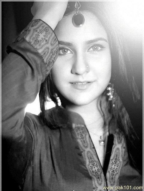 Anoushay Abbasi -Pakistani Television Actress Celebrity