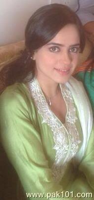 Sumbul Iqbal -Pakistani Female Television Actress Celebrity