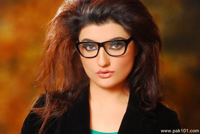 Zainab Jamil -Pakistani Female Model, Host, Anchor And Television Actress Celebrity