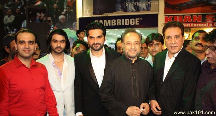 Celebrities at the Premier of Main Hoon Shahid Afridi
