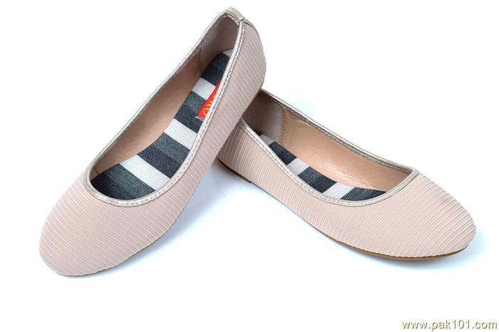 Metro Shoes Collection For Women/Girls- Glora Fabric Hold
Item Code : 10700002