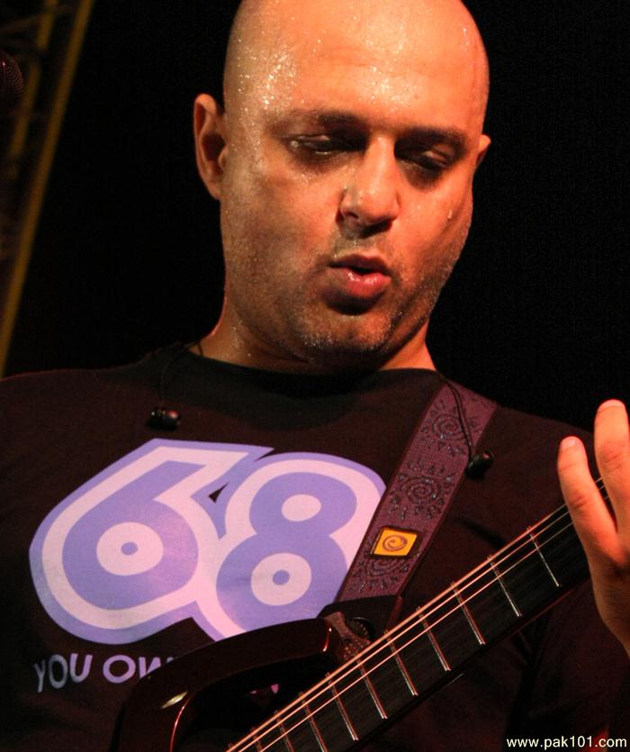 Gallery > Singers > Ali Azmat > Ali Azmat high quality! Free download