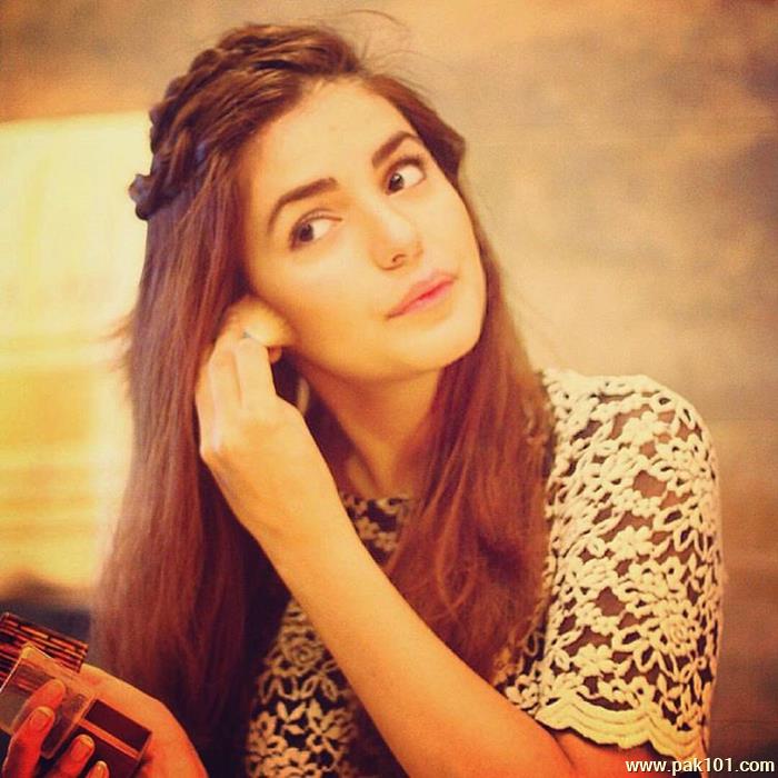 Celebrities Singers Momina Mustehsan Photos Momina Mustehsan Pakistani Female Singer And Musician Celebrity High Quality Free Download 700x700 Pak101 Com Starting late, pakistan has increased basic ground in showbiz and shape industry. celebrities singers momina mustehsan photos momina mustehsan pakistani female singer and musician celebrity high quality free download 700x700 pak101 com