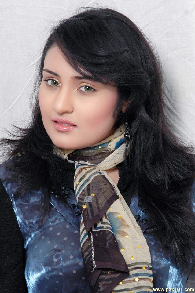 Sara Raza Khan -Pakistani Female Singer Celebrity