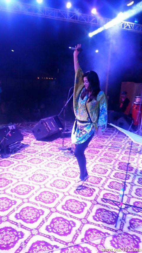 Komal Rizvi -Pakistani Female Singer Celebrity