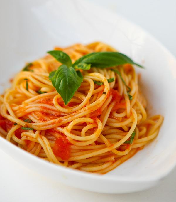 Spaghetti In Red Sauce recipe, how to cook Spaghetti In Red Sauce