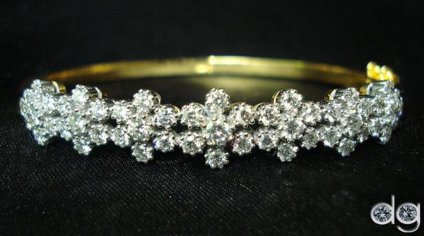 Rush NOW to avail “HALF PRICED SALE” At The Diamond Gallery : Pak101.com