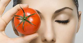 Using a tomato for radiant skin