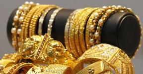 Gold price slips by Rs700 per tola in Pakistan