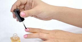 Steps for how to apply nail polish
