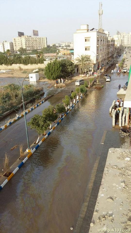 Karachi braces for water crisis as two pipelines burst General Talks