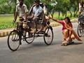 funny-Indian-woman-skating-
