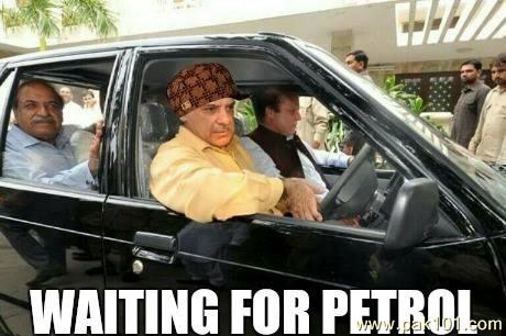 FunnyCrazyWeirdPetrolPumpShortPunjabLahoreLeadersNawaz_SharifPicPhotoPictureMastiGovernmentPeople_nriog_Pak101%28dot%29com.jpg
