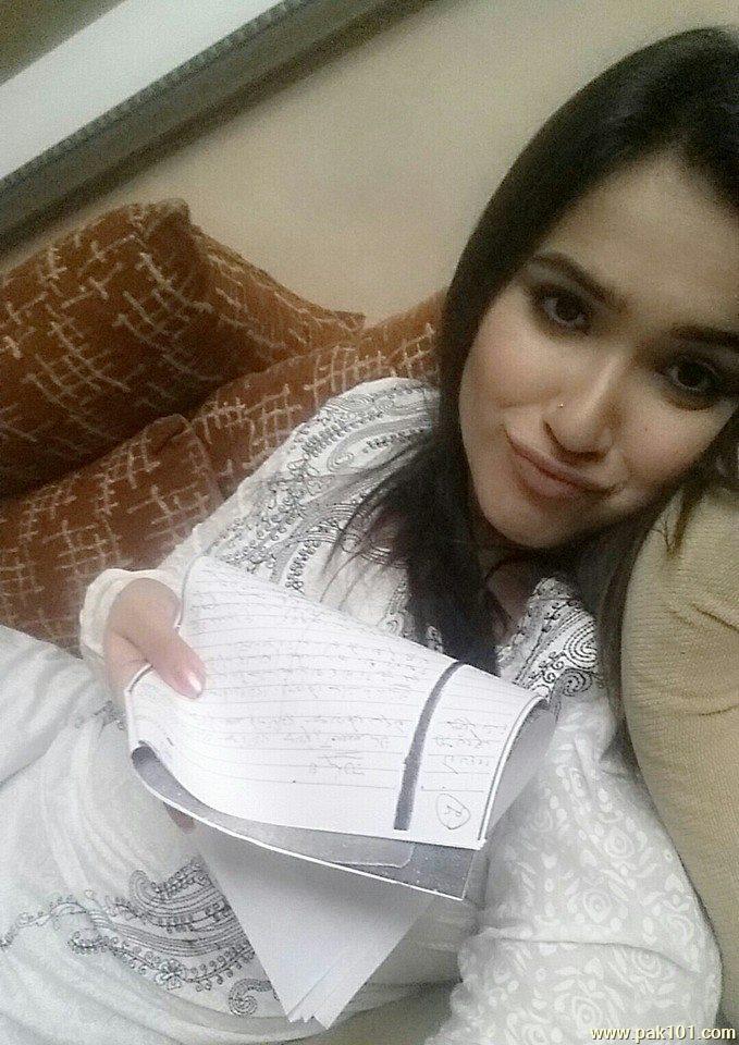 Faryal Mehmood - Pakistani Television Actress And Singer Celebrity