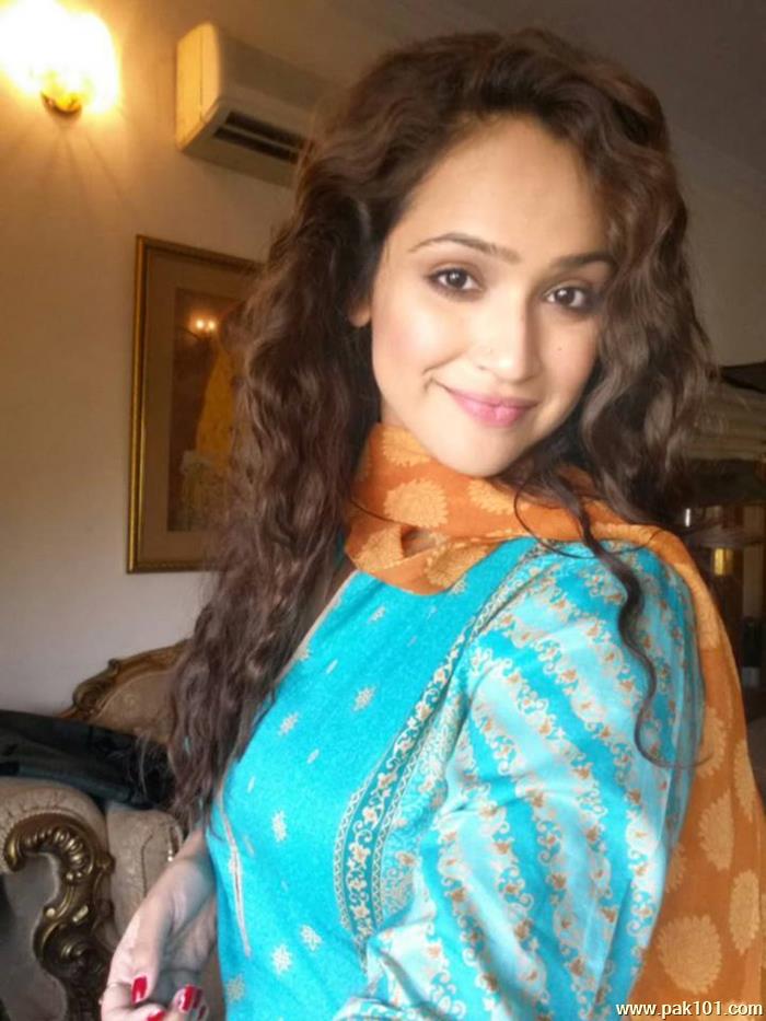 Faryal Mehmood - Pakistani Television Actress And Singer Celebrity