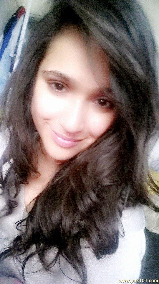 Faryal Mehmood - Pakistani Television Actress And Singer Celebrity