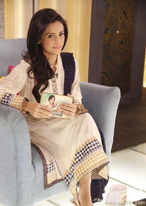 Momal Sheikh -Pakistani Female Actress And Television Celebrity