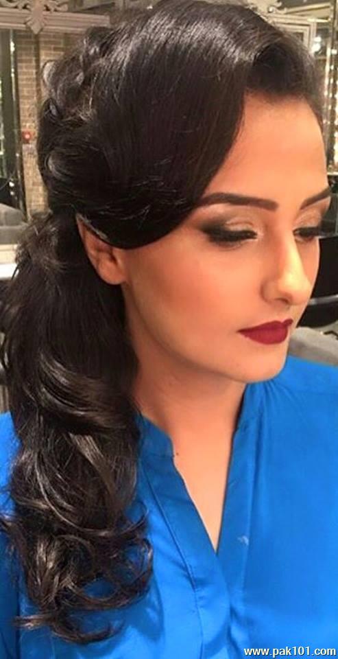 Momal Sheikh -Pakistani Female Actress And Television Celebrity