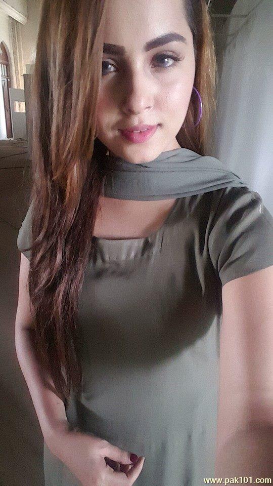 Nimra Khan -Pakistani Female Television Actress And Director Celebrity