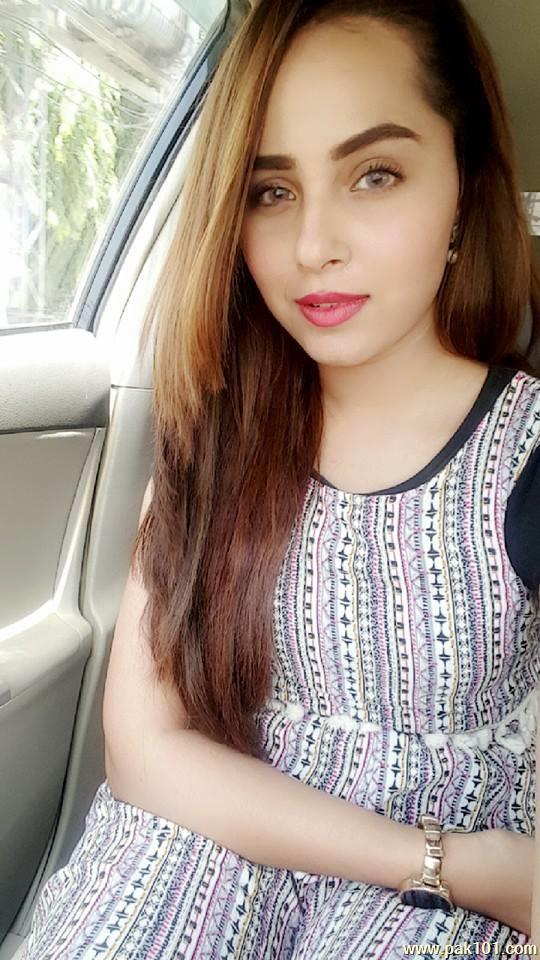 Nimra Khan -Pakistani Female Television Actress And Director Celebrity