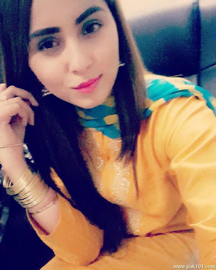 Nimra Khan -Pakistani Female Television Actress And Director Celebrity