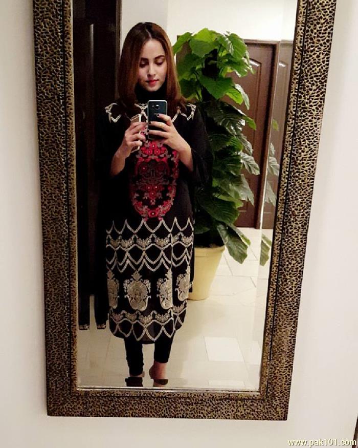 Nimra Khan -Pakistani Female Television Actress And Director Celebrity