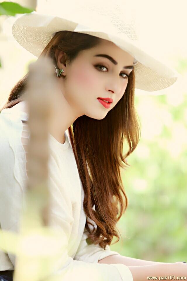Nimra Khan -Pakistani Female Television Actress And Director Celebrity