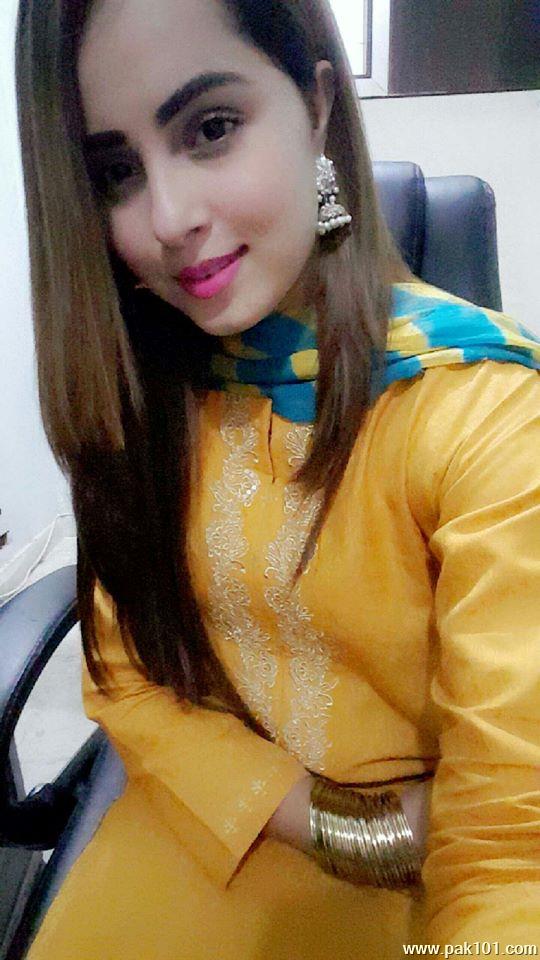 Nimra Khan -Pakistani Female Television Actress And Director Celebrity