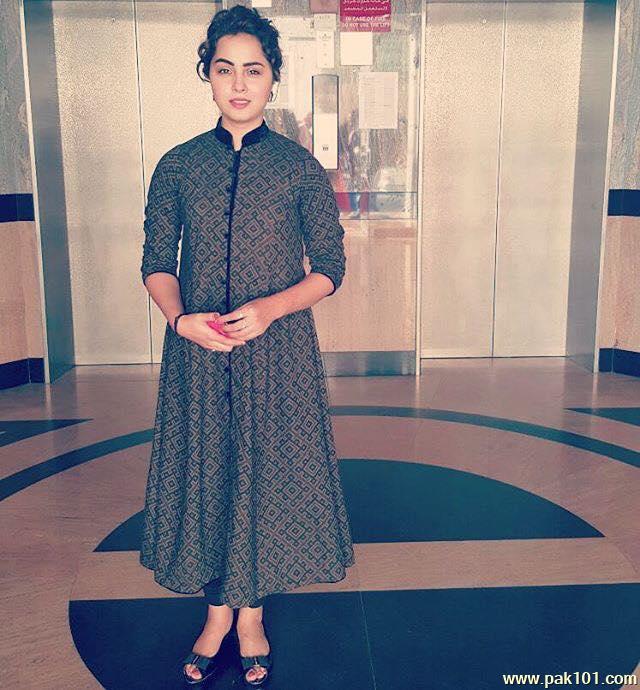 Nimra Khan -Pakistani Female Television Actress And Director Celebrity