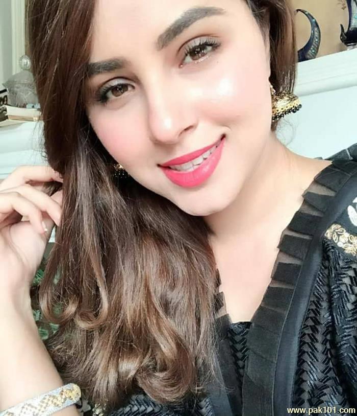 Nimra Khan -Pakistani Female Television Actress And Director Celebrity
