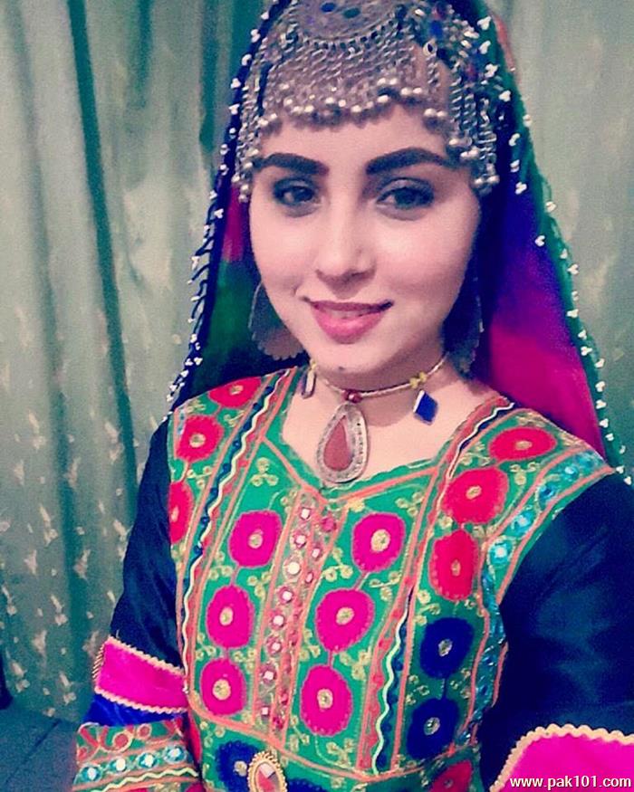 Nimra Khan -Pakistani Female Television Actress And Director Celebrity
