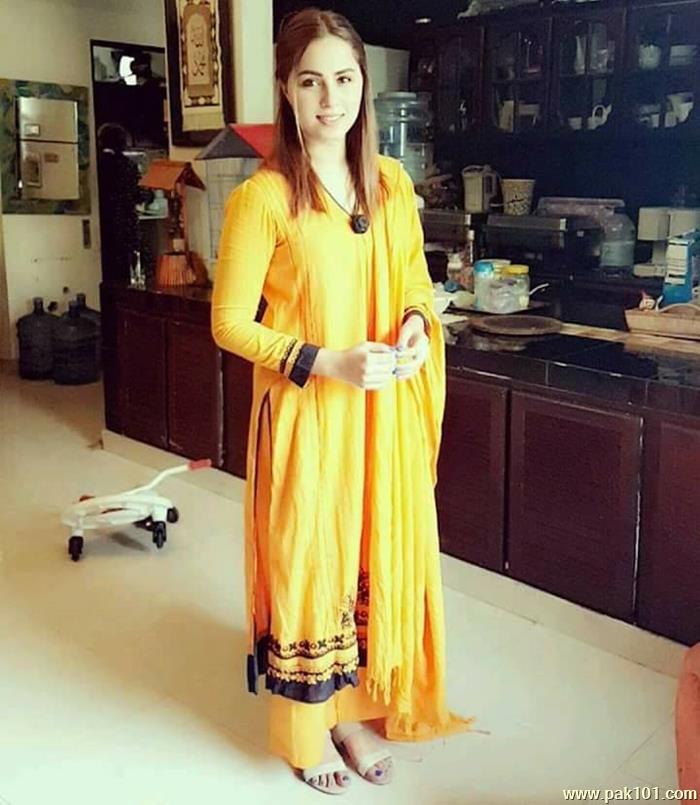 Nimra Khan -Pakistani Female Television Actress And Director Celebrity