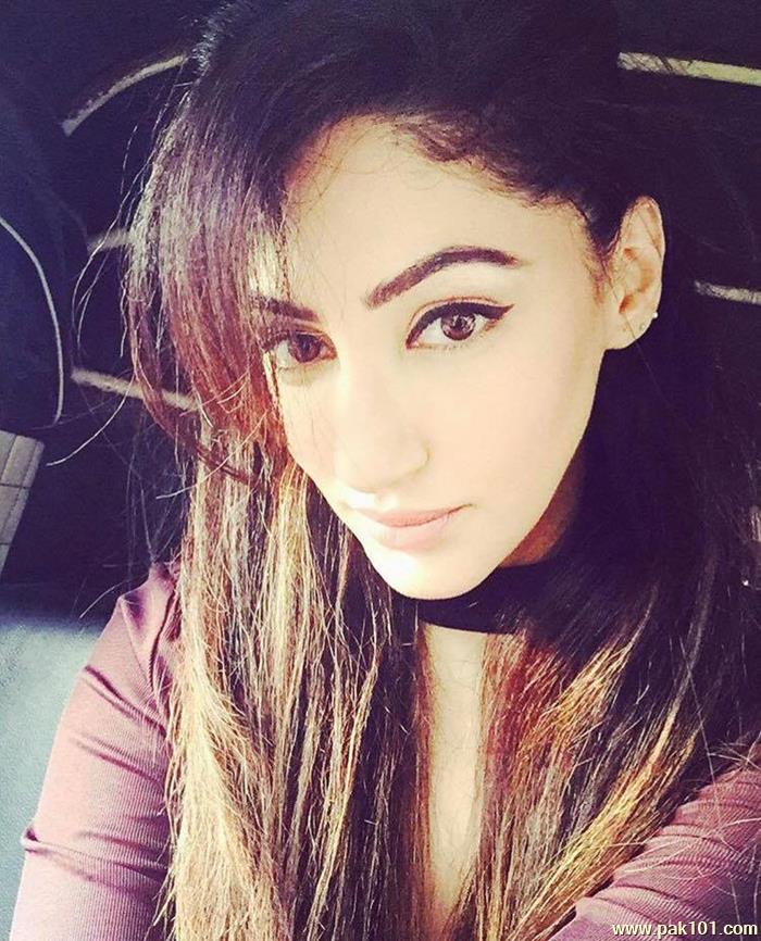 Reyhna Malhotra -Film Artist And Fashion Model Celebrity