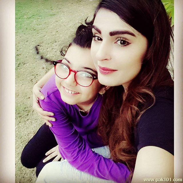 Sadia Ghaffar- Pakistani Television Drama Actress Celebrity 