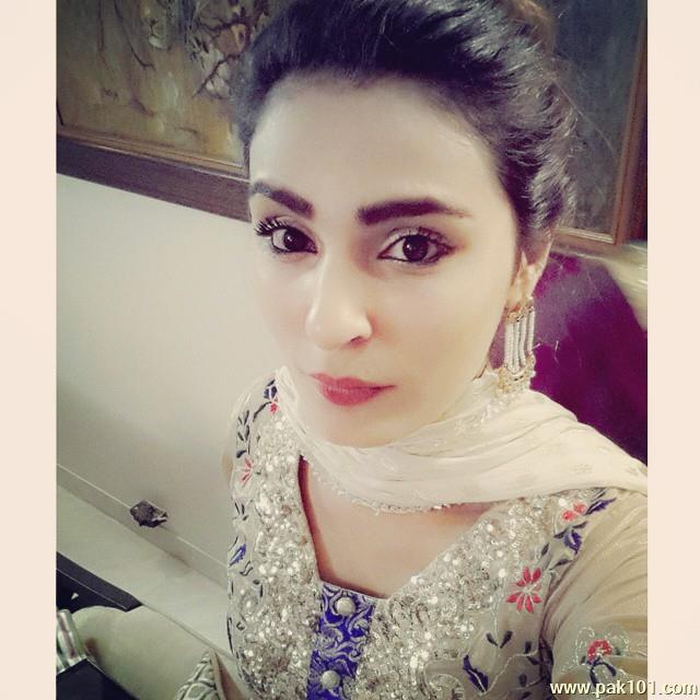 Sadia Ghaffar- Pakistani Television Drama Actress Celebrity 