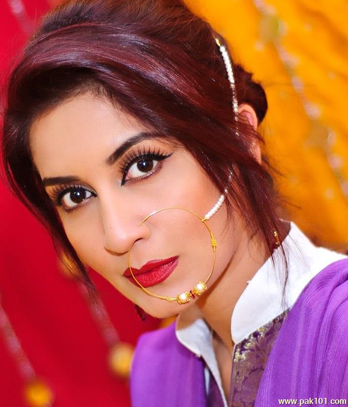 Saman Ansari -Pakistani Female Actress And Television Anchor Celebrity
