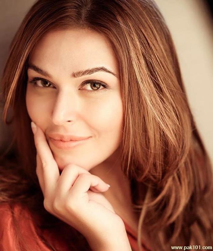 Sana Bucha -Pakistani Journalist, Host And Actress Celebrity