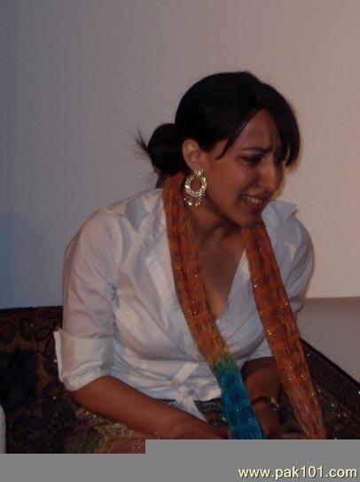 Yamina peerzada