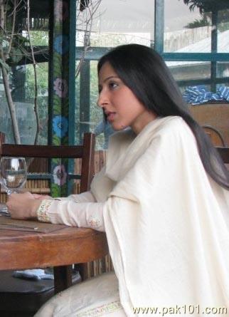 Yamina peerzada