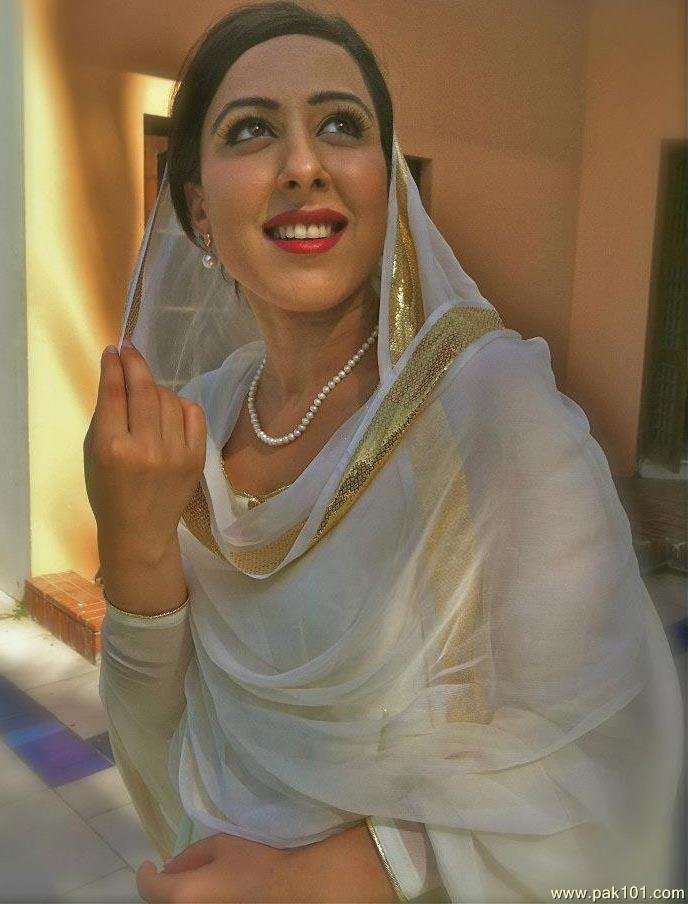 Yamina peerzada