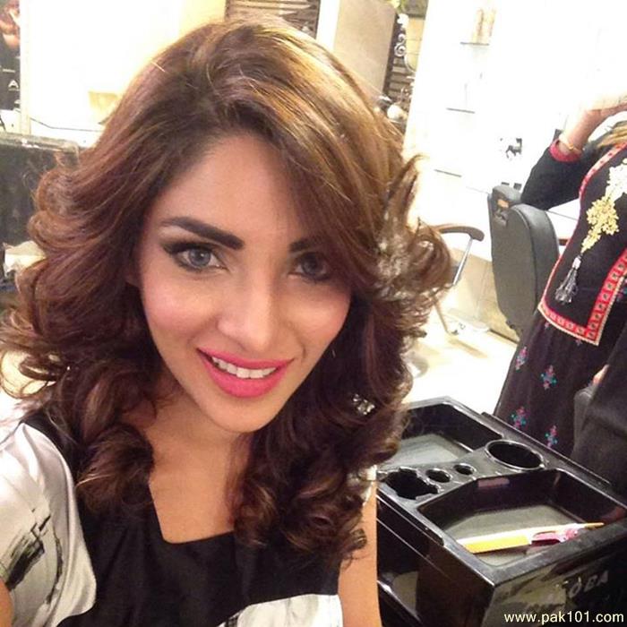 Zhalay Sarhadi -Pakistani Female Actress And Model Celebrity