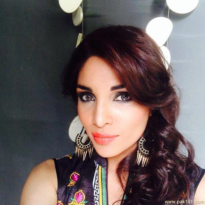 Zhalay Sarhadi -Pakistani Female Actress And Model Celebrity
