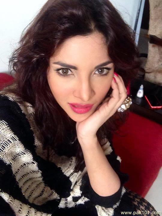 Zhalay Sarhadi -Pakistani Female Actress And Model Celebrity