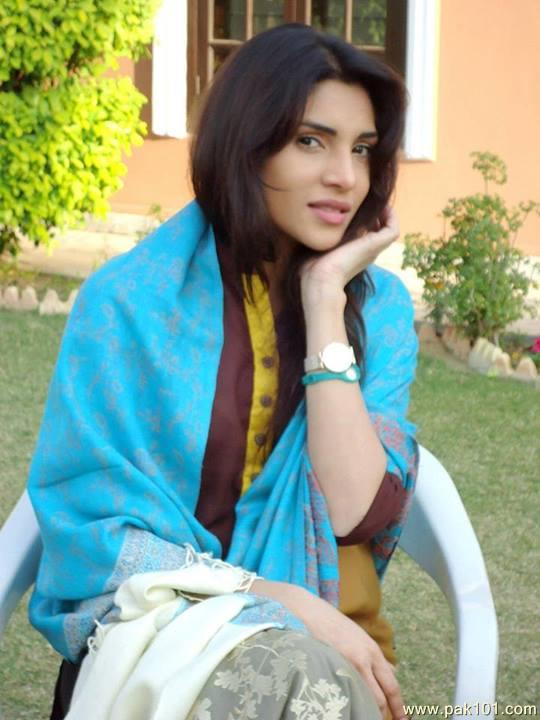 Zhalay Sarhadi -Pakistani Female Actress And Model Celebrity