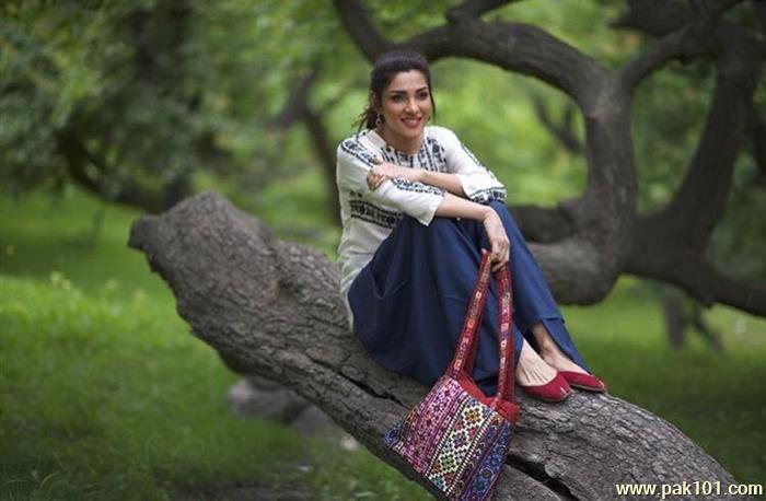 Zhalay Sarhadi -Pakistani Female Actress And Model Celebrity