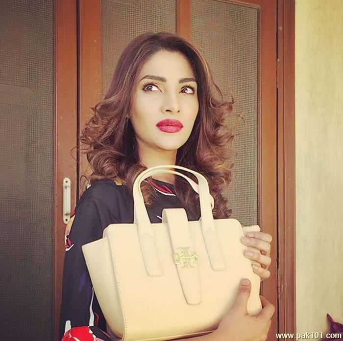 Zhalay Sarhadi -Pakistani Female Actress And Model Celebrity