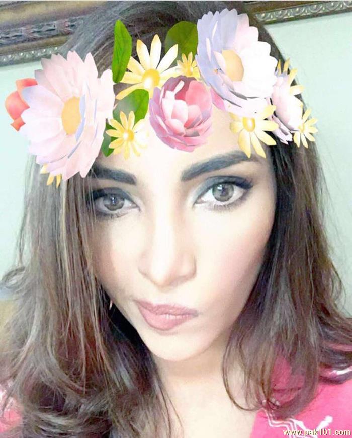 Zhalay Sarhadi -Pakistani Female Actress And Model Celebrity